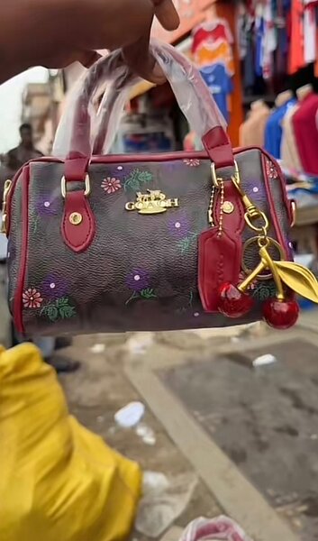 Sac à main fleuri coloré