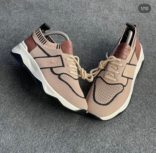 Baskets de sport en maille