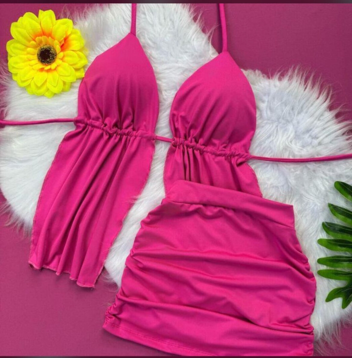 Robe de plage rose vibrante
