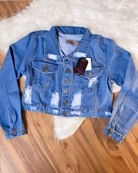 Veste en denim déchirée