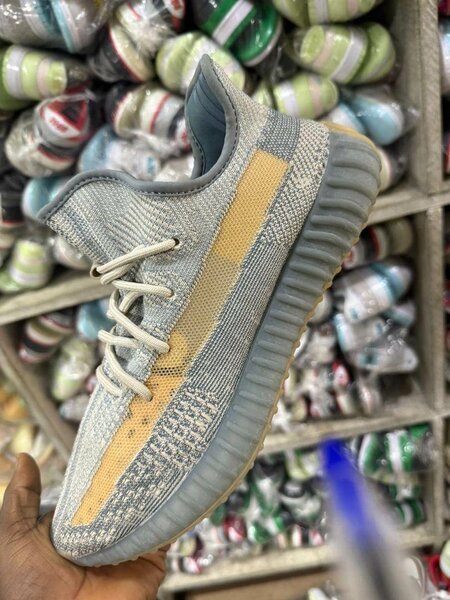Yeezy boots 350
