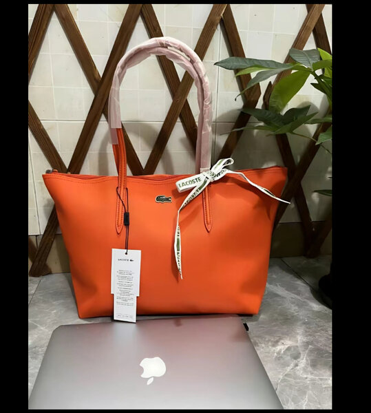 Sac à main Lacoste élégant