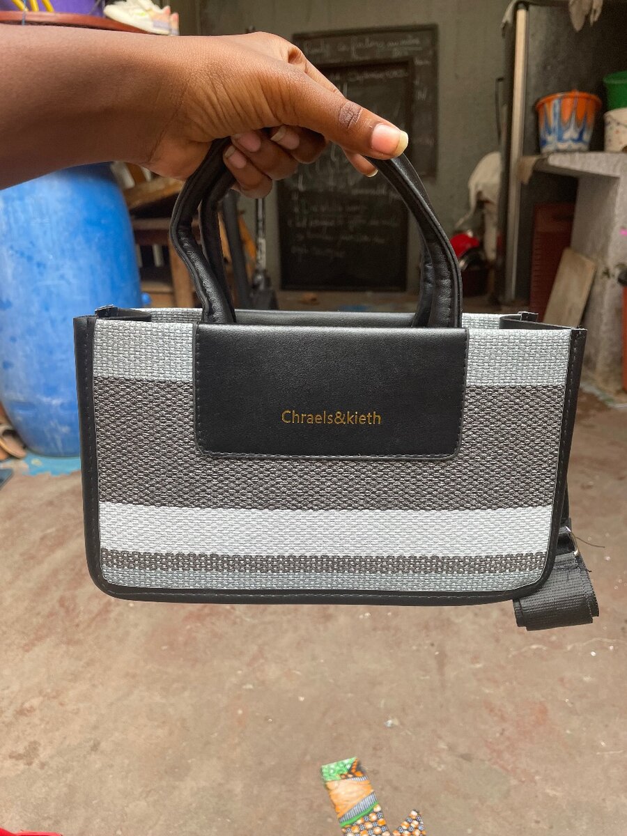 Sac à main rayé élégant femme