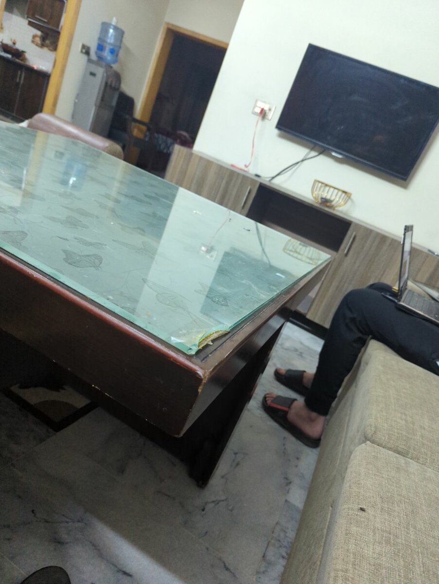 Round table wooden 4x4 top glass