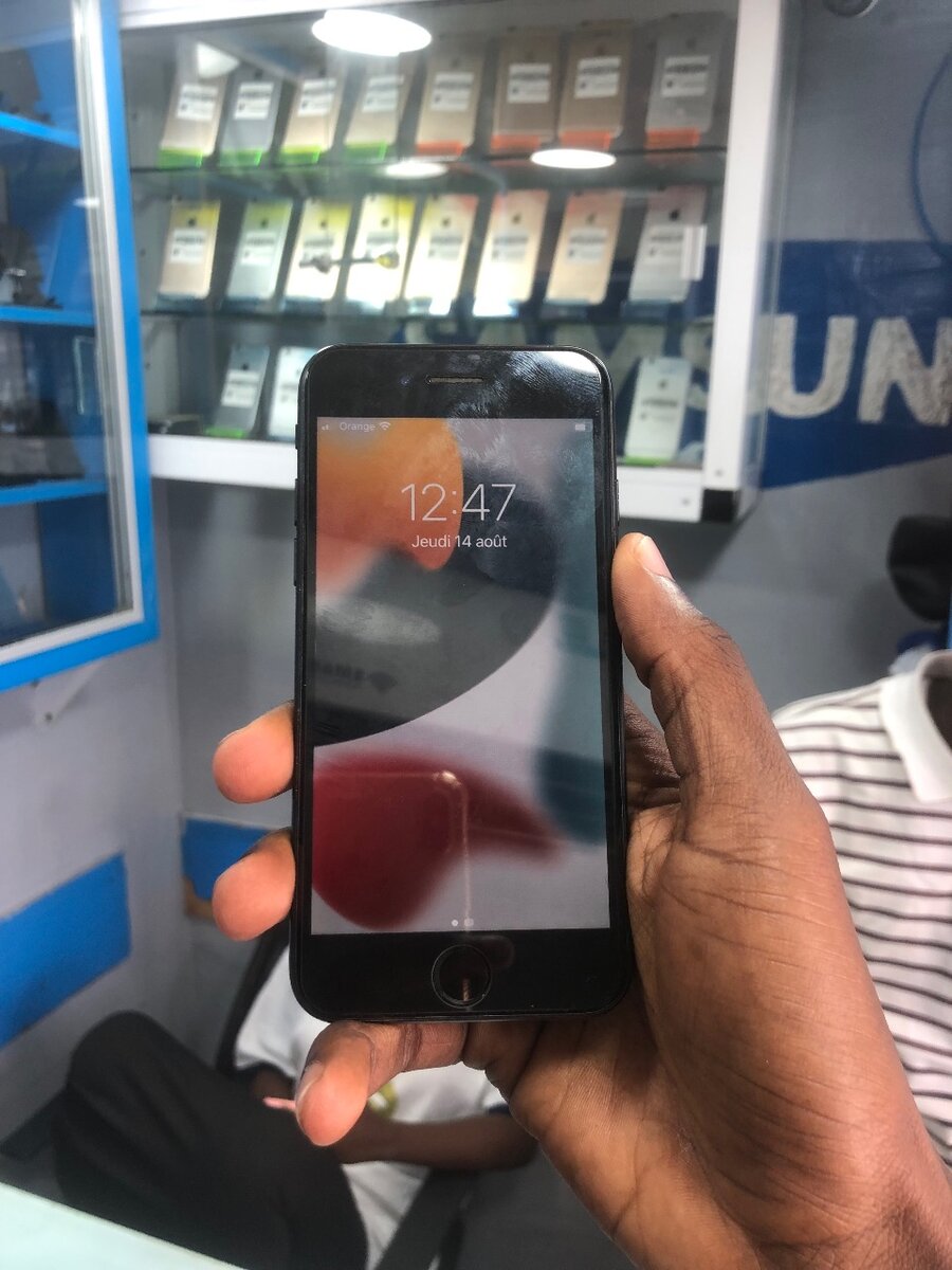 iPhone Noir 64GB Débloqué