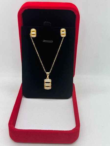 Ensemble bijoux pendentif et boucles