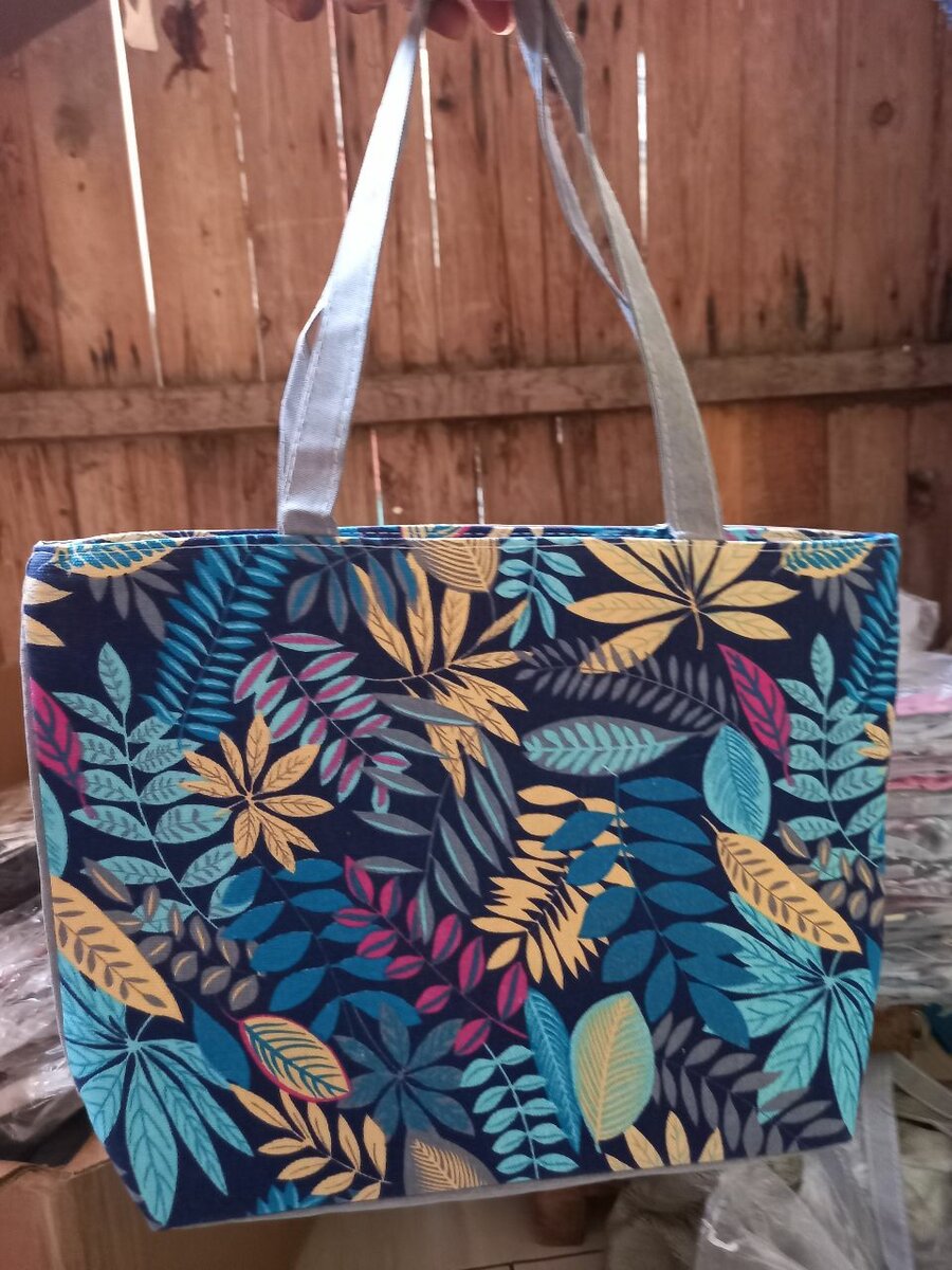 Sac cabas à motif moderne