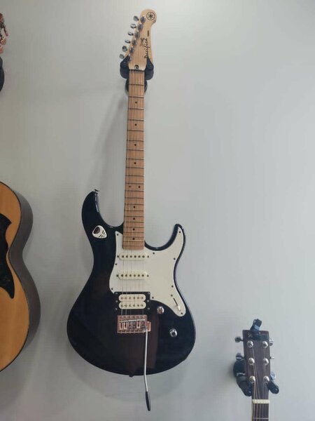 Yamaha Pacifica 112 VM