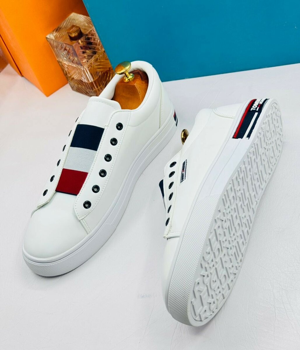 TOMMY HILFIGER WHITE
