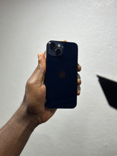 iPhone 14 simple 256Go état 10/10 comme neuf