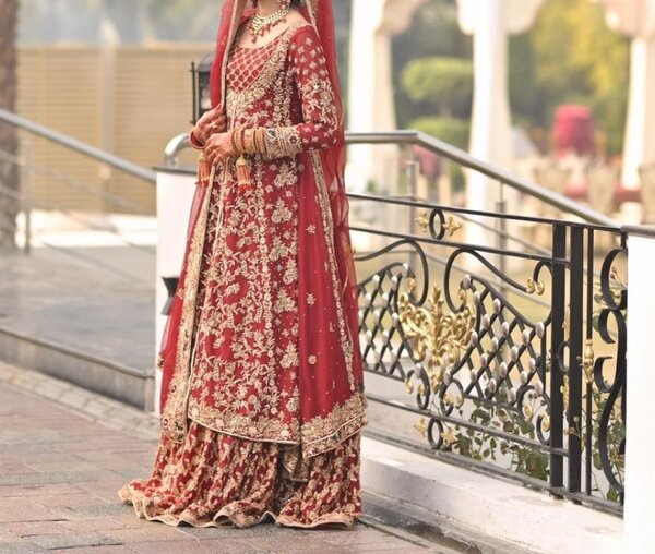 Barat bridal heavy dress (open gown, farshi lahnga, dupatta)