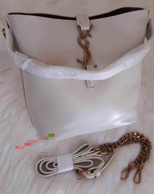 Bag; Saint Laurent. Colour: cream white.