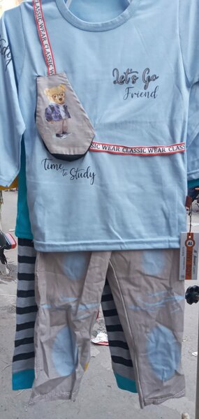 Sweatshirt and pants set