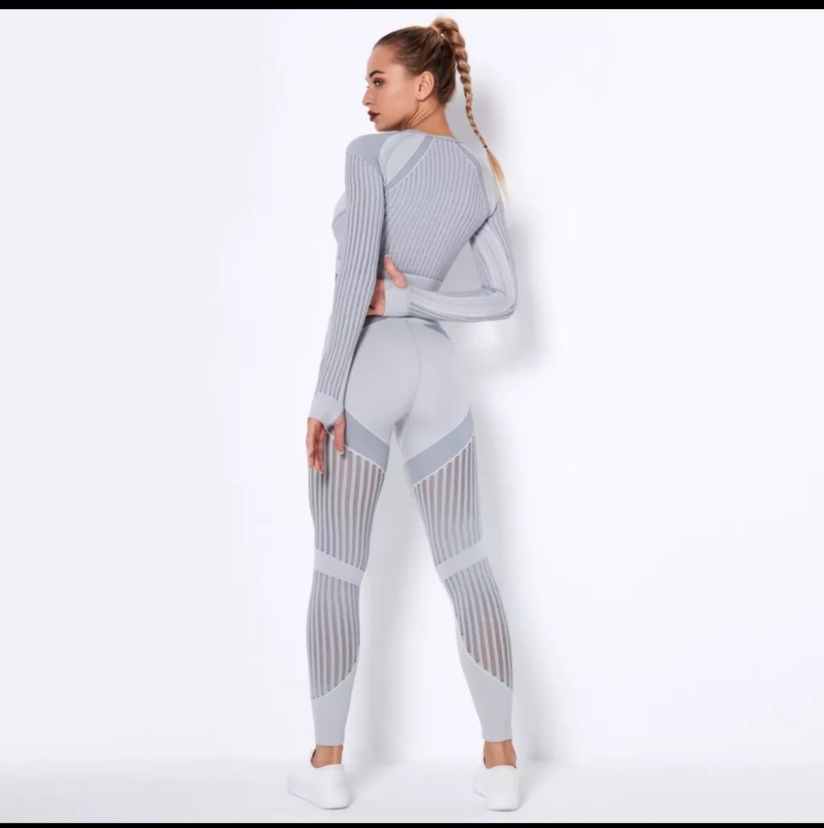 Фитнес костюм