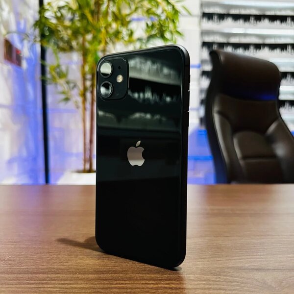 iPhone 12 Noir Élégant