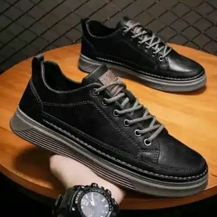 Chaussures en cuir noir élégantes