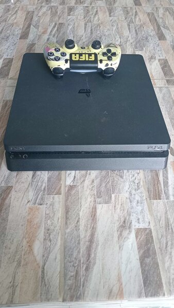 Console Sony PS4 Slim +1 Cd