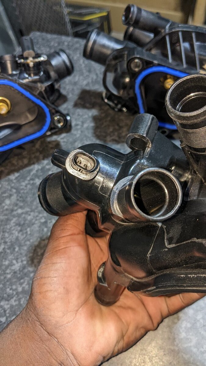 Engine water pump assembly For Mini Cooper Countryman R5 N12