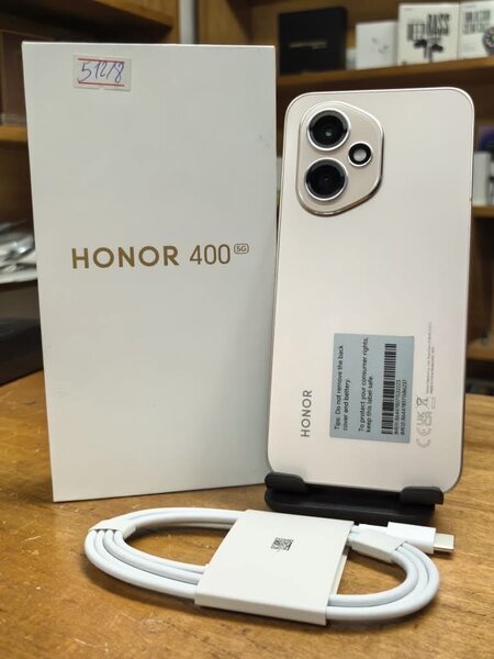 Smartphone HONOR 400 5G élégant