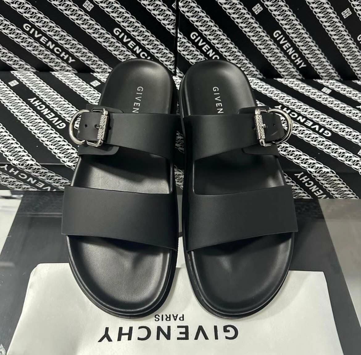 Sandales Givenchy Élégantes