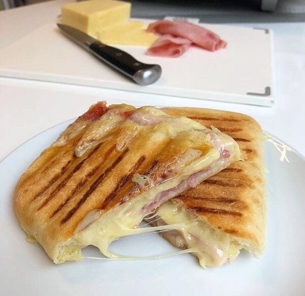 Délicieux Paninis au Fromage
