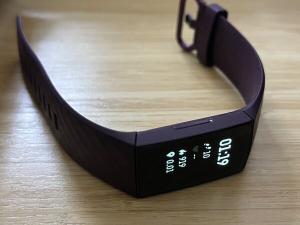 Fitbit Charge 4 with Google Pay