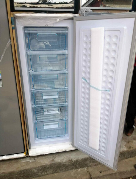 Congélateur Vertical Moderne