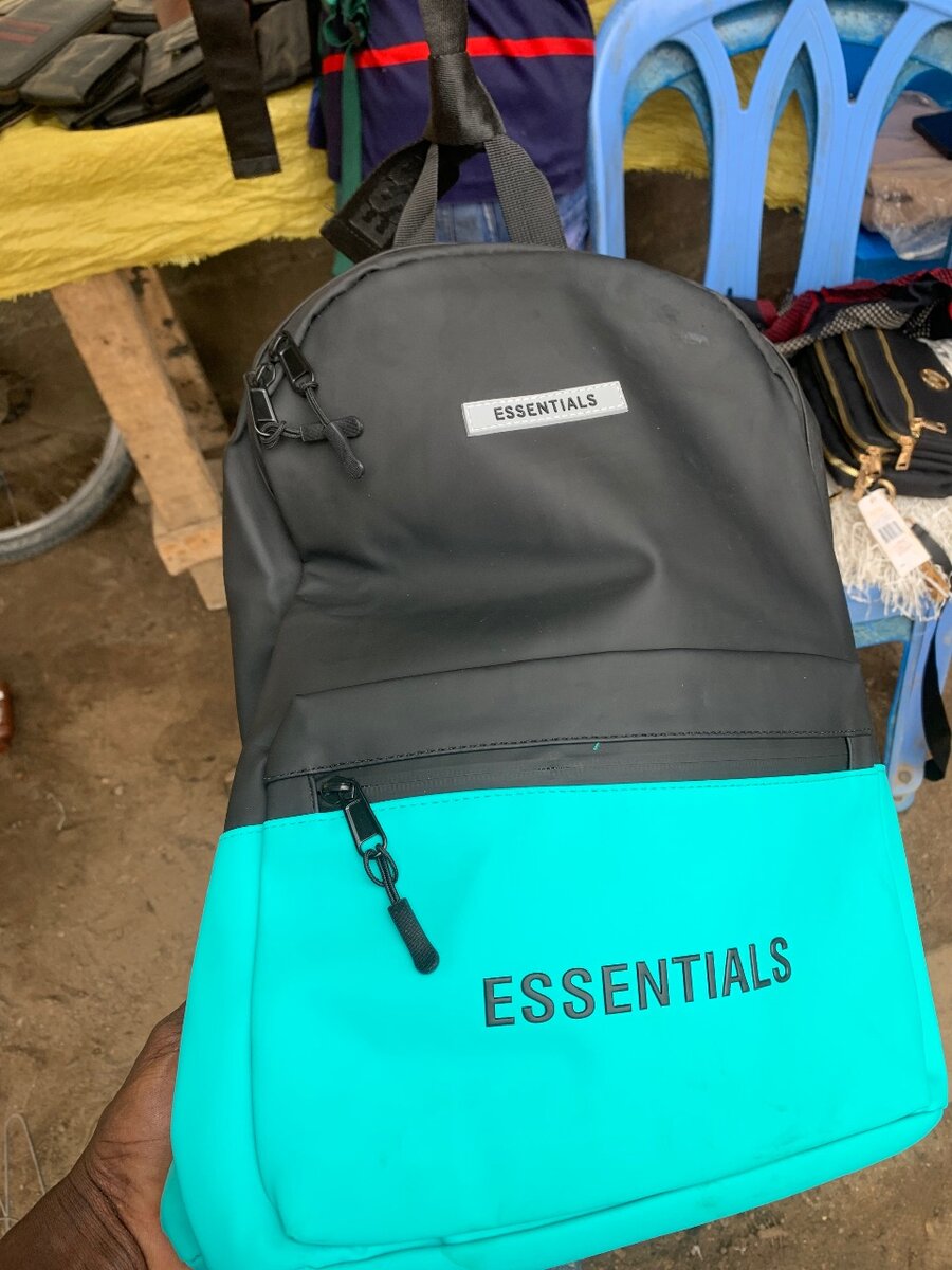 Sac à dos Essentials moderne