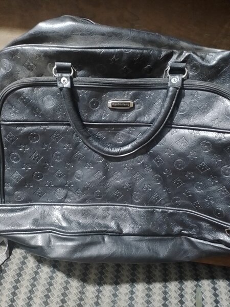 Sac de voyage en cuir noir