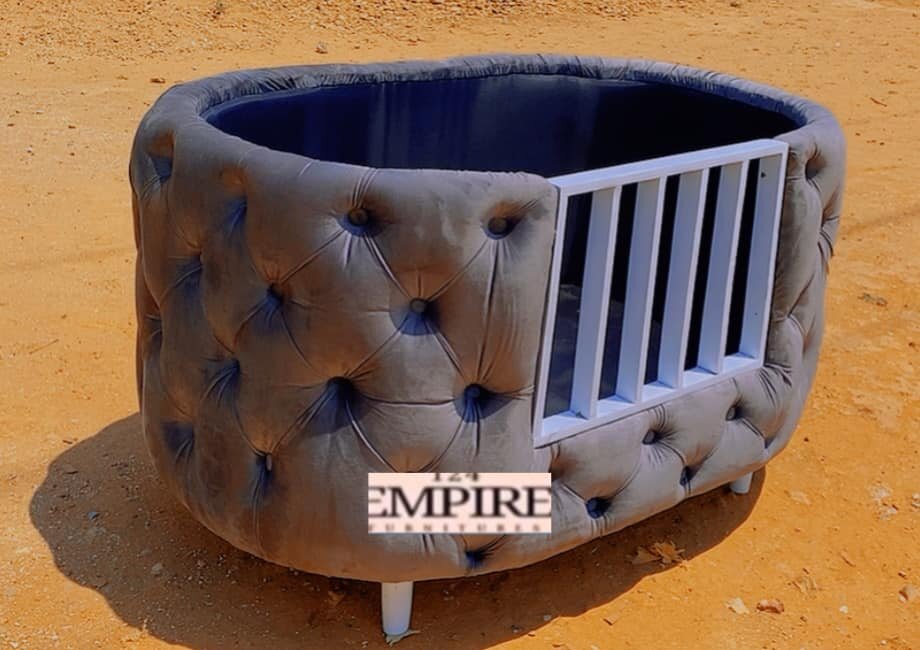 Baby cot with upholstery