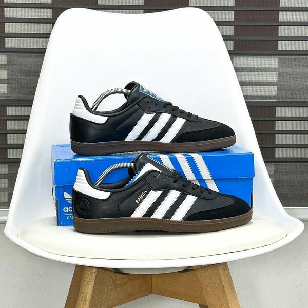 Sneakers noires et blanches