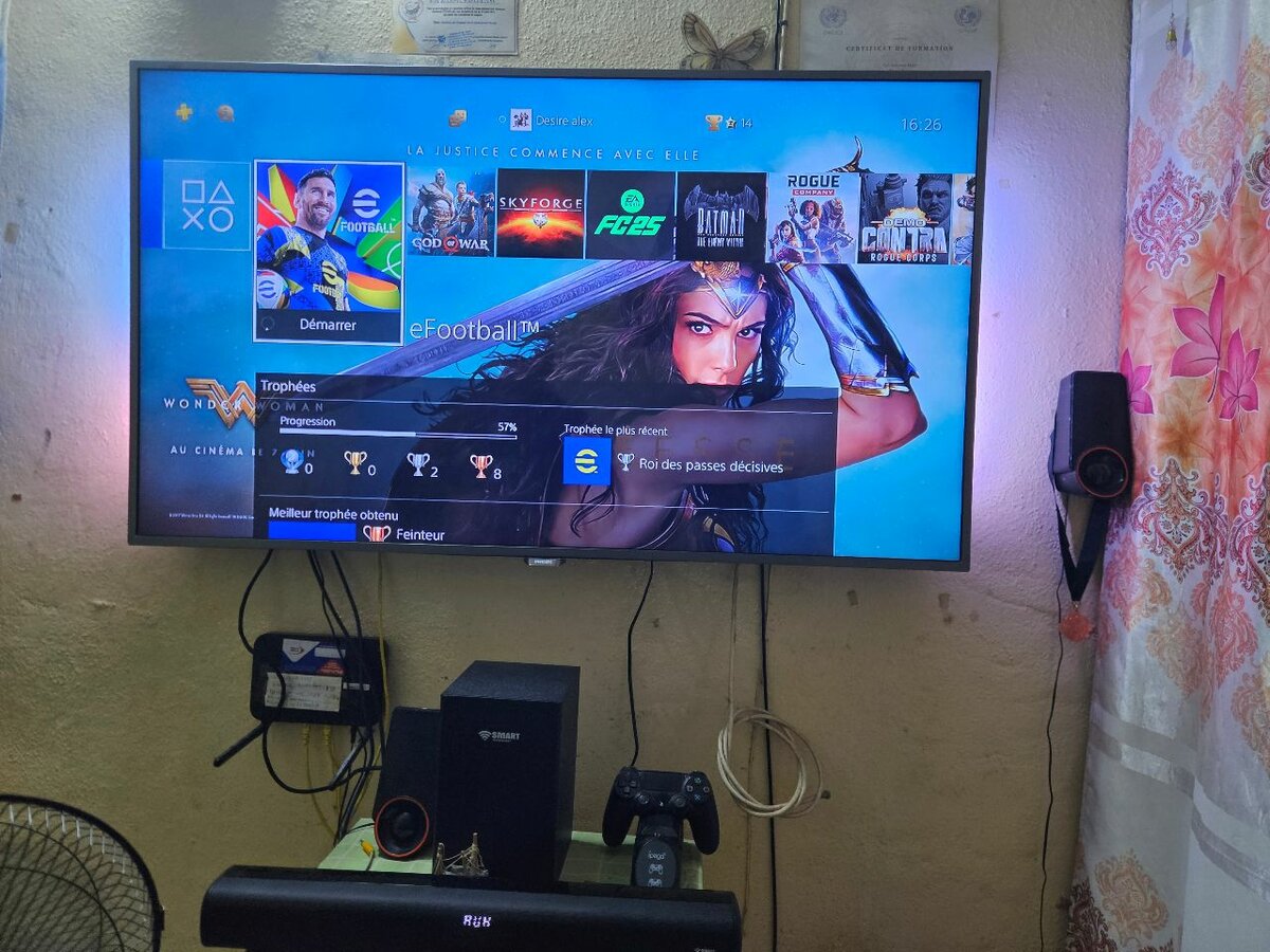 Console de Jeu PS4 avec 3 cd