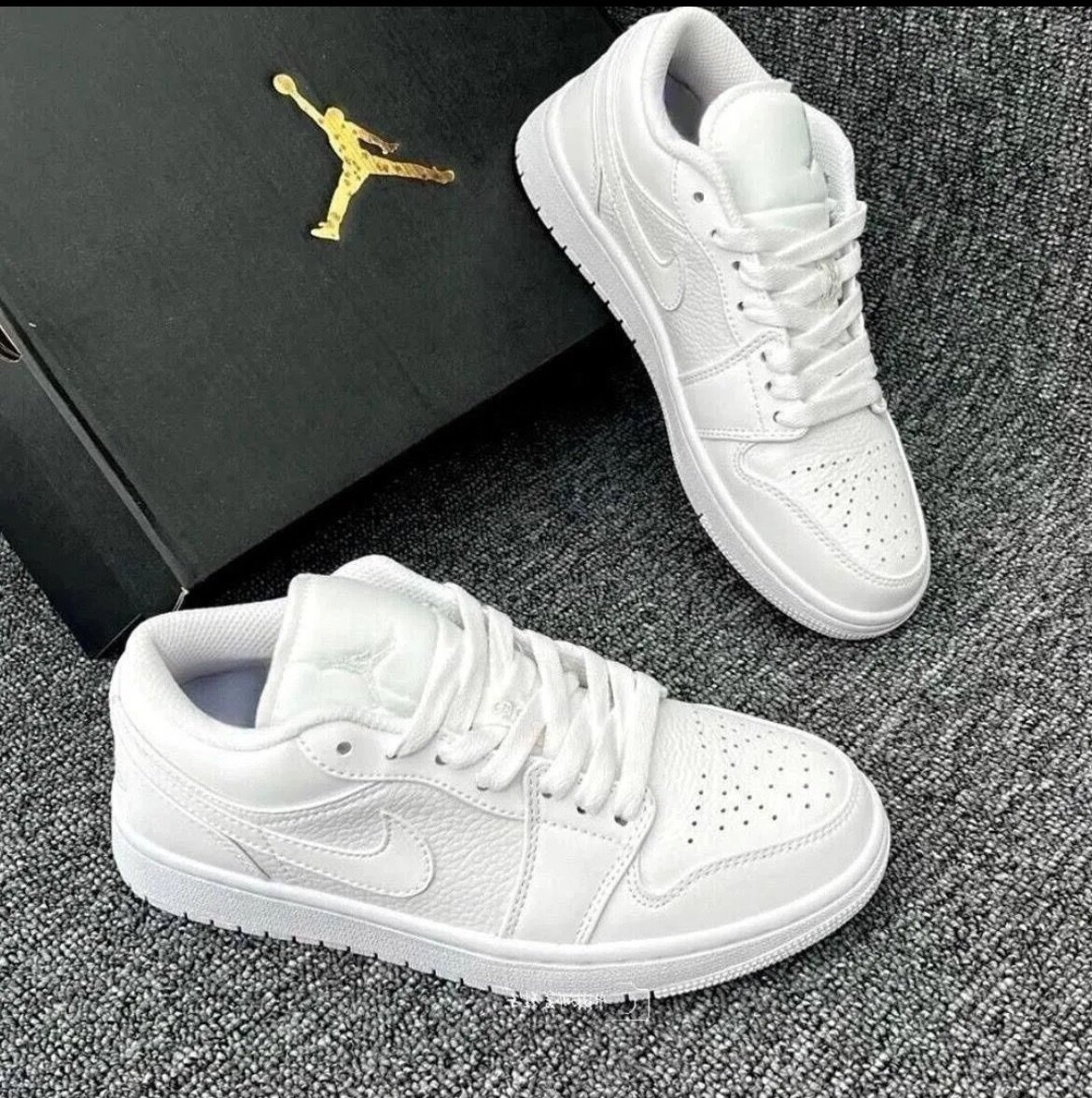 Air Jordan 1 low white
