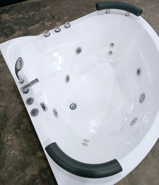 JACCUZZI 1350mm x 580mm