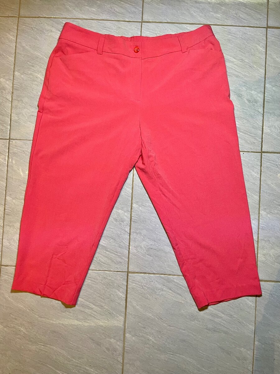 Bright Pink Cropped Trousers