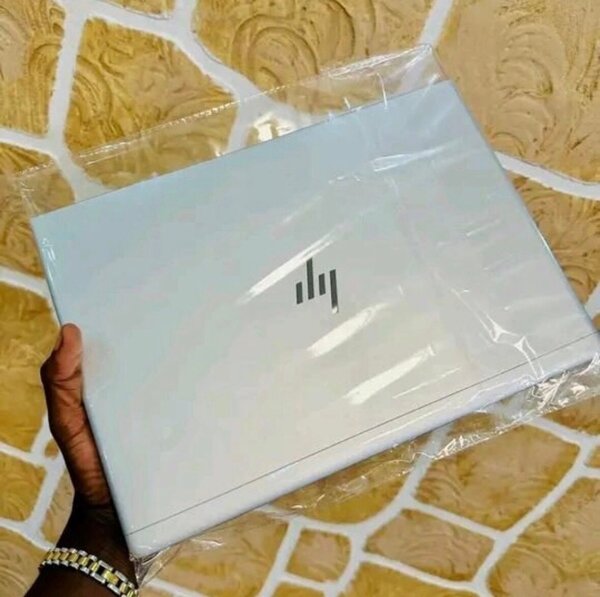 HP Laptop 15'' Intel i5