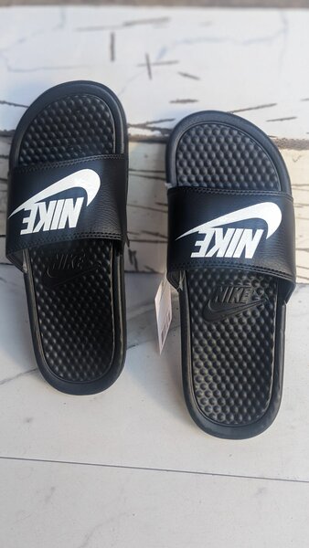 Nike benassi