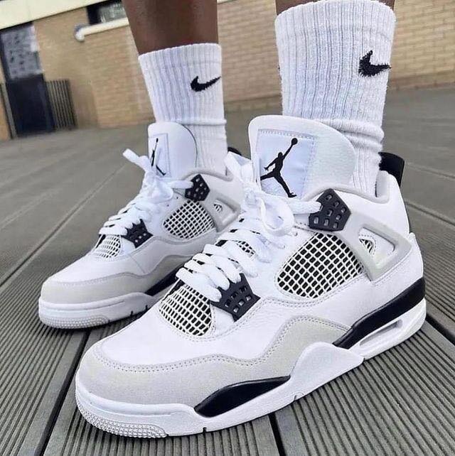 Air Jordan 4