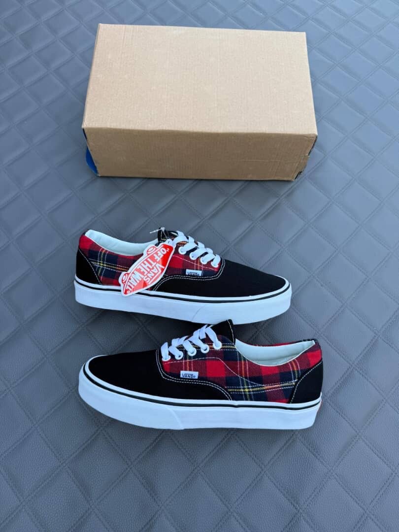 Chaussures en toile à carreaux