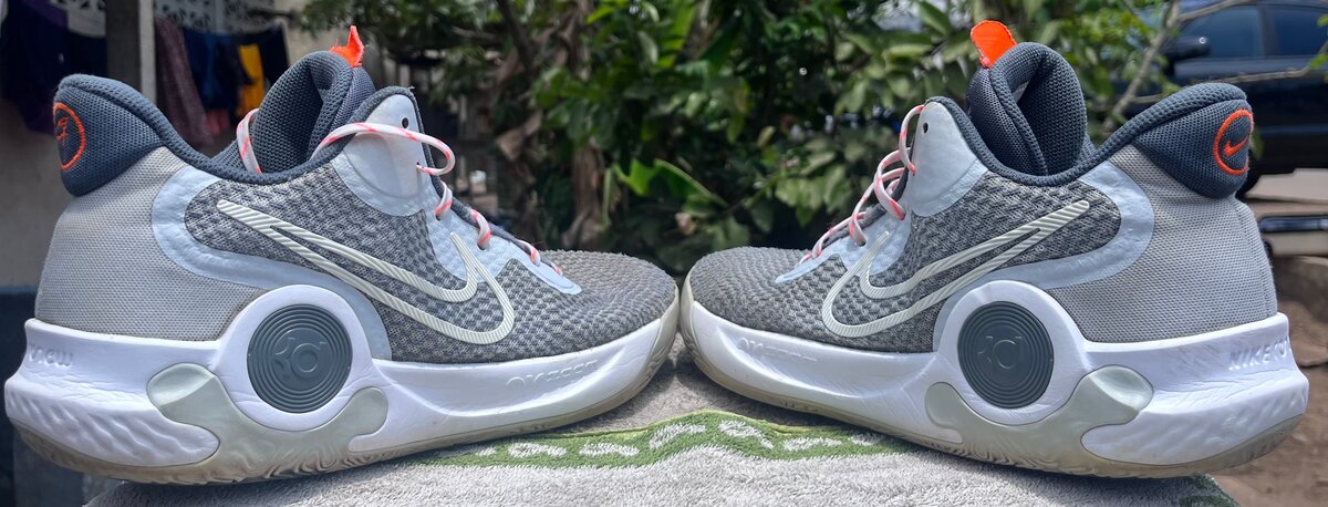 NikeKD Trey 5 IX 'Pure Platine