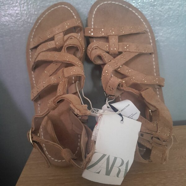 Sandales en cuir camel