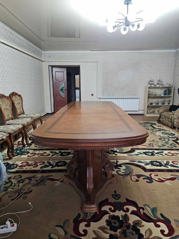 Стол овальный деревянный