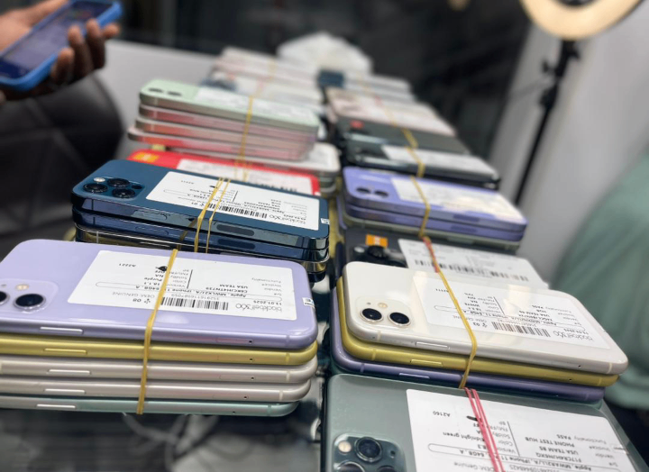 Iphone 11 casi neuf 64G