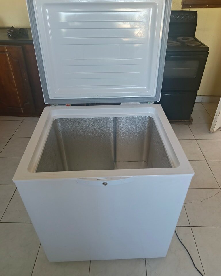 Preowned defy deep freezer 210L
