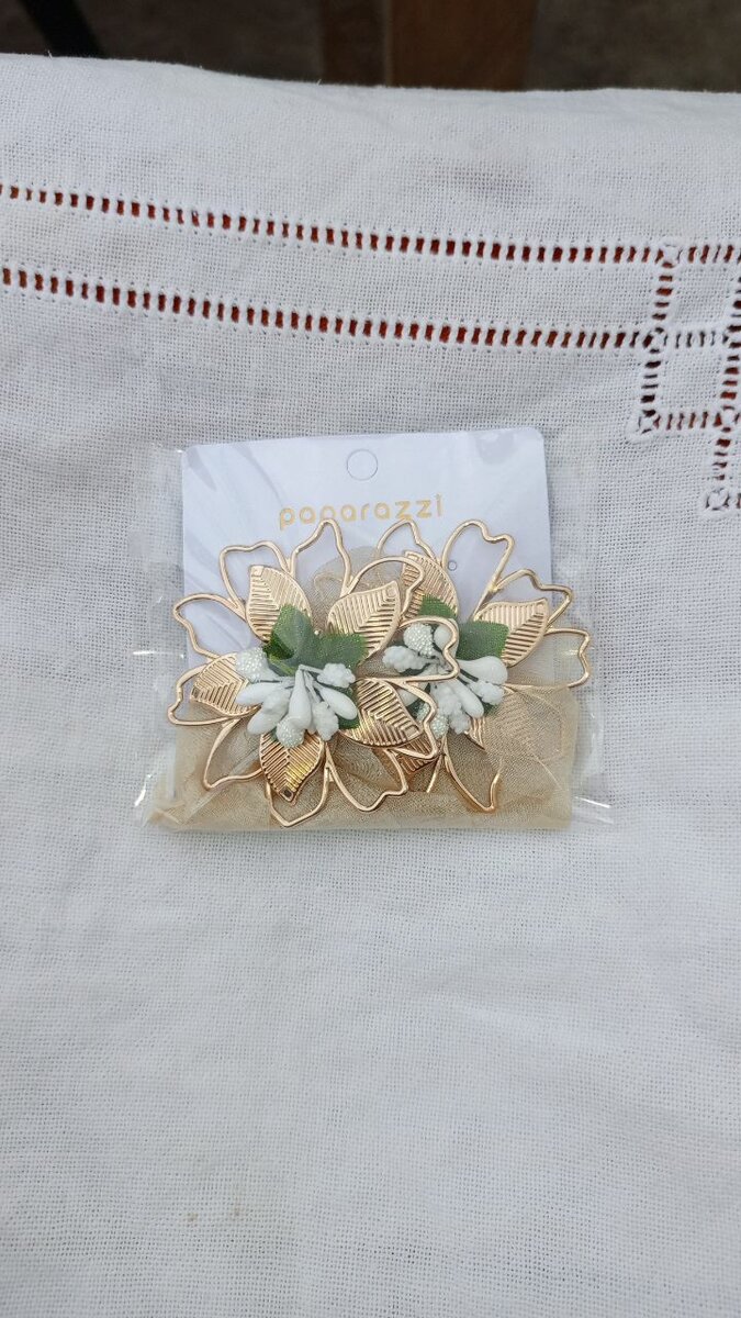 Boucles d'oreilles florales dorées