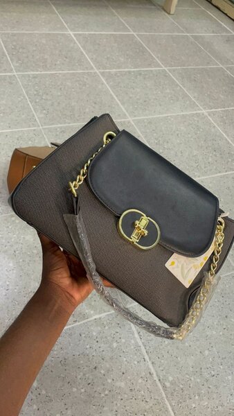 Sac à main élégant en cuir