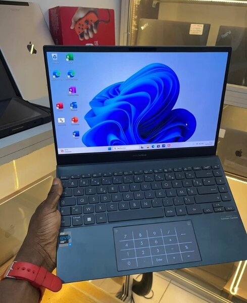 Ordinateur portable ASUS moderne