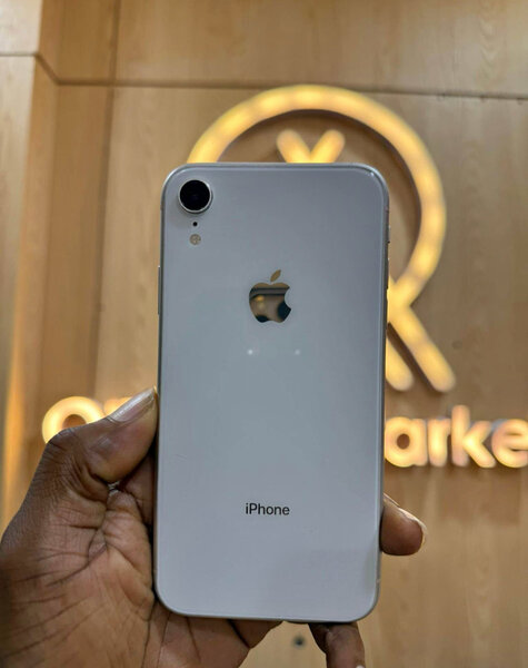 iPhone XR 64GB