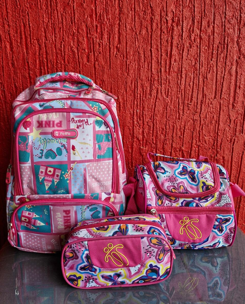 Totto Back Pack with Lunch bag and Pencil Case