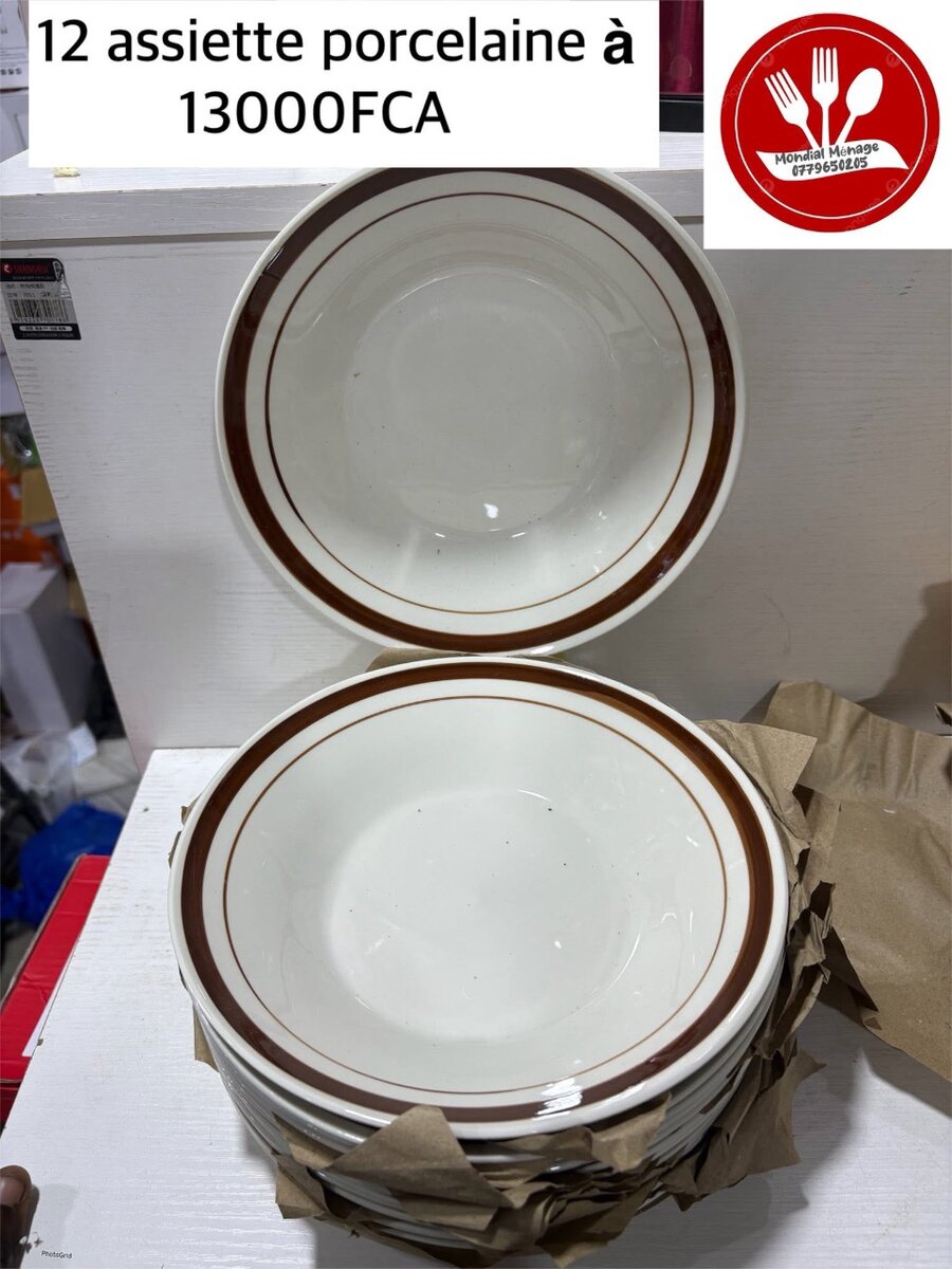 Ensemble Assiettes en Porcelaine